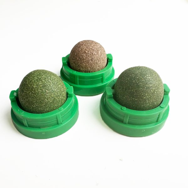 Catnip spin toy